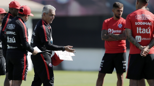 La U y Colo Colo solo enviarán a un jugador al microciclo de la Roja La U y Colo Colo solo enviarán a un jugador al microciclo de la Roja