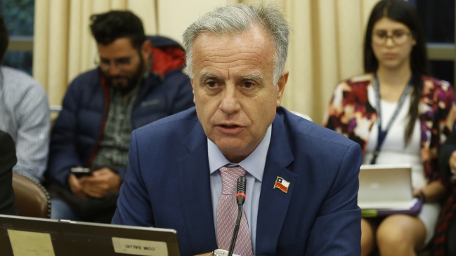 Cámara de Diputados aprobó interpelar al ministro de Salud Cámara de Diputados aprobó interpelar al ministro de Salud