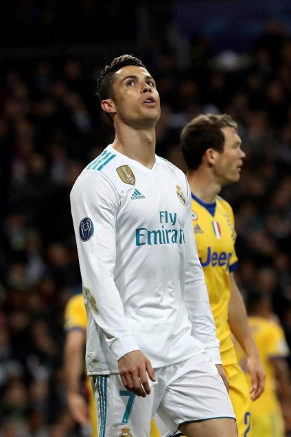 Juventus vencía 3-0 a Real Madrid hasta los últimos minutos de la revancha por cuartos de la Liga de Campeones, pero un penal transformado en gol por Cristiano Ronaldo le dio el paso a la ronda de los cuatro mejores a los Juventus vencía 3-0 a Real Madrid hasta los últimos minutos de la revancha por cuartos de la Liga de Campeones, pero un penal transformado en gol por Cristiano Ronaldo le dio el paso a la ronda de los cuatro mejores a los