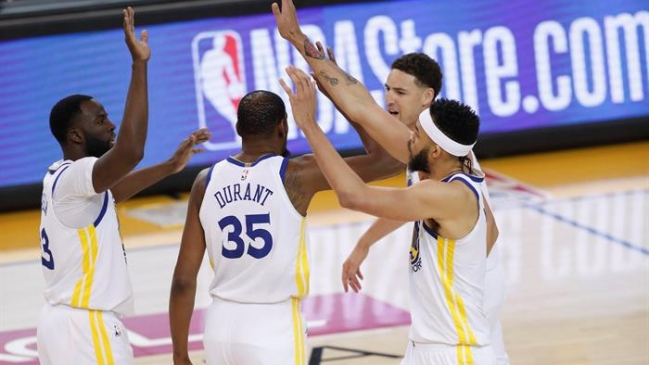 Golden State Warriors barrió con San Antonio Spurs en el inicio de los playoffs Golden State Warriors barrió con San Antonio Spurs en el inicio de los playoffs