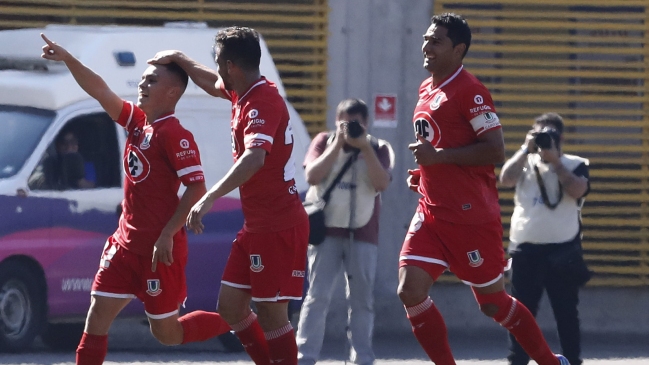 Unión La Calera aplastó a una opaca Universidad de Chile Unión La Calera aplastó a una opaca Universidad de Chile