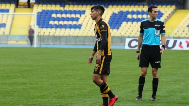 Fernández Vial tuvo su primera derrota en Segunda División ante Deportes Recoleta Fernández Vial tuvo su primera derrota en Segunda División ante Deportes Recoleta
