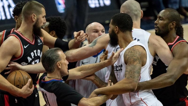 Washington Wizards venció a Toronto Raptors e igualó la serie en la NBA Washington Wizards venció a Toronto Raptors e igualó la serie en la NBA