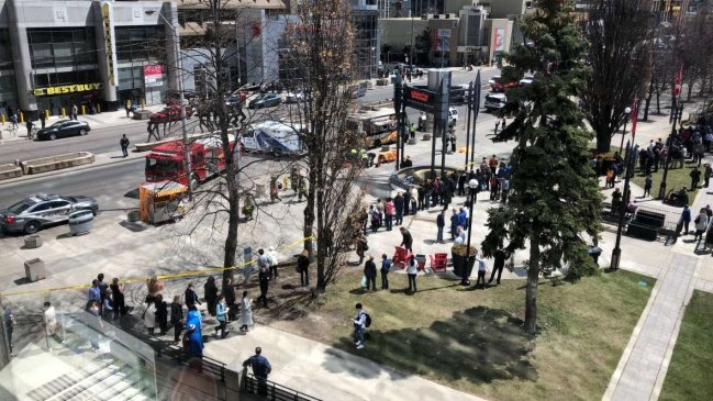 Al menos nueve muertos por atropello masivo en Canadá Al menos nueve muertos por atropello masivo en Canadá
