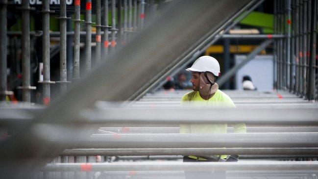 Día Mundial de la Seguridad y Salud: Uno de tres trabajadores chilenos está 
