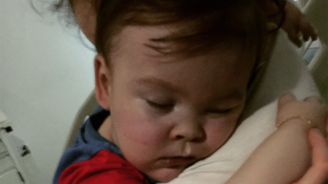 Desconectan a bebé luego de que sus padres perdieran larga batalla judicial en Reino Unido Desconectan a bebé luego de que sus padres perdieran larga batalla judicial en Reino Unido