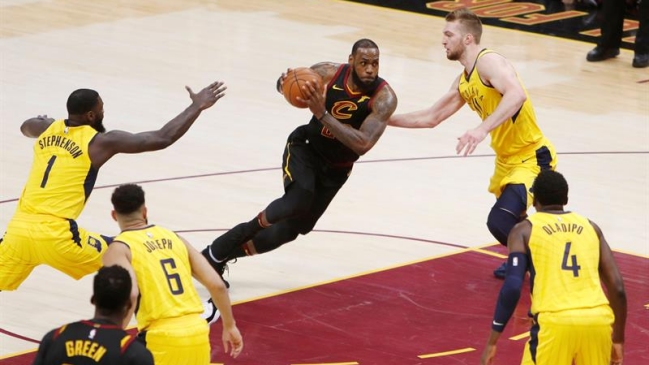 Cleveland Cavaliers y Toronto Raptors tomaron ventaja en sus llaves de play-offs de la NBA Cleveland Cavaliers y Toronto Raptors tomaron ventaja en sus llaves de play-offs de la NBA