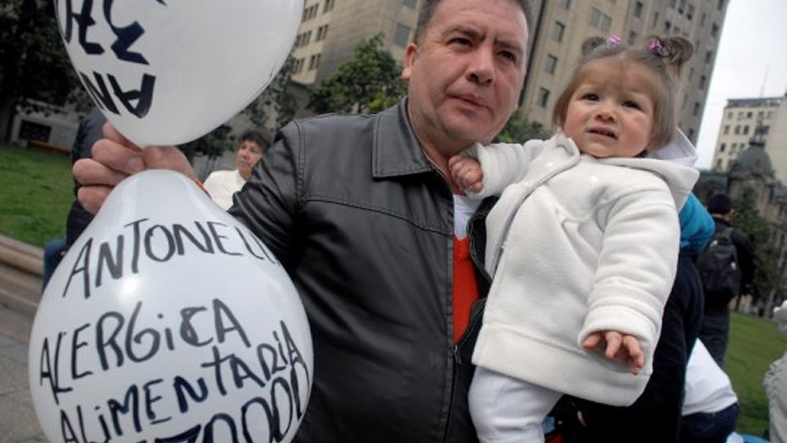 Padres de niños con alergia alimentaria anunciaron movilización Padres de niños con alergia alimentaria anunciaron movilización