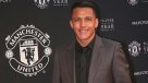 La pinta de Alexis y sus compañeros en ceremonia de premiación de Manchester United