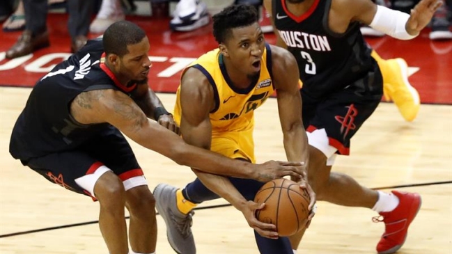 Utah Jazz se impuso sobre Houston Rockets y emparejó la serie semifinal de la NBA Utah Jazz se impuso sobre Houston Rockets y emparejó la serie semifinal de la NBA