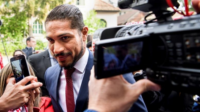 Paolo Guerrero se manifestó optimista tras 10 horas de audiencia en el TAS Paolo Guerrero se manifestó optimista tras 10 horas de audiencia en el TAS