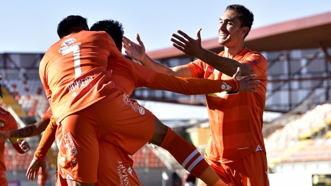 Cobreloa derribó a Ovalle y se instaló en la segunda fase de la Copa Chile Cobreloa derribó a Ovalle y se instaló en la segunda fase de la Copa Chile