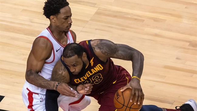 LeBron James volvió a exhibirse en nuevo triunfo de Cleveland Cavaliers sobre los Raptors LeBron James volvió a exhibirse en nuevo triunfo de Cleveland Cavaliers sobre los Raptors