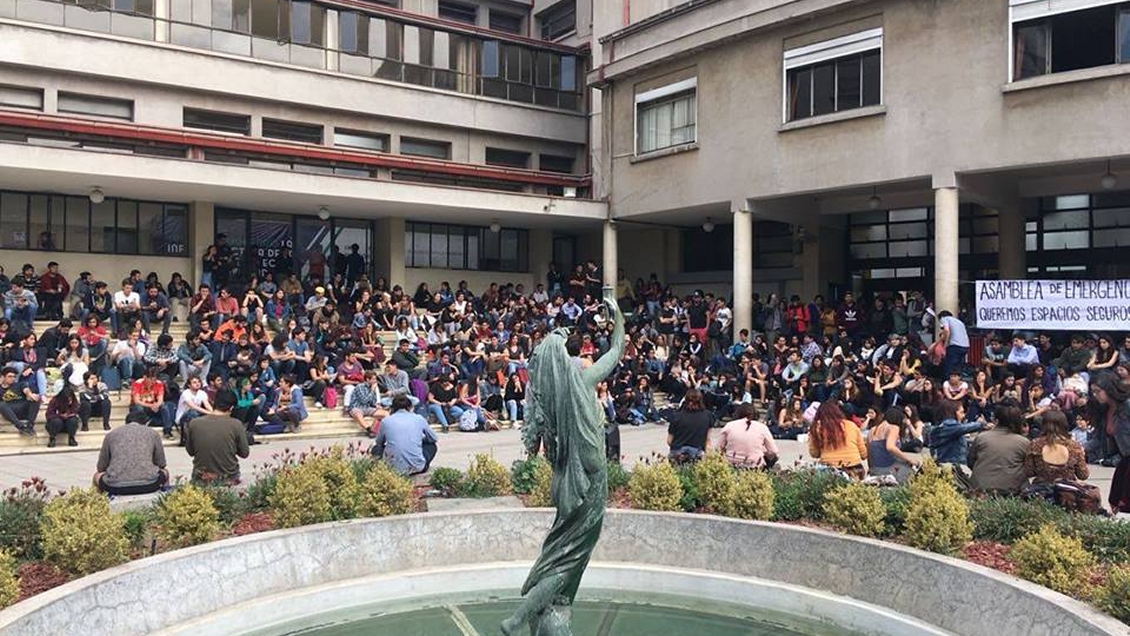 Toma feminista en Facultad de Derecho de la Universidad de Chile cumplió una semana