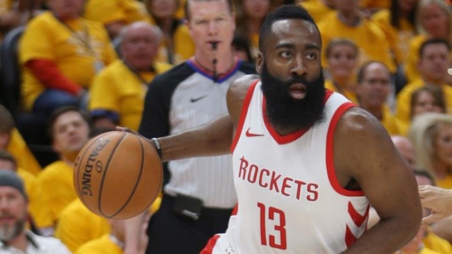 Houston Rockets recuperó su ventaja sobre Utah Jazz gracias a James Harden y Eric Gordon Houston Rockets recuperó su ventaja sobre Utah Jazz gracias a James Harden y Eric Gordon