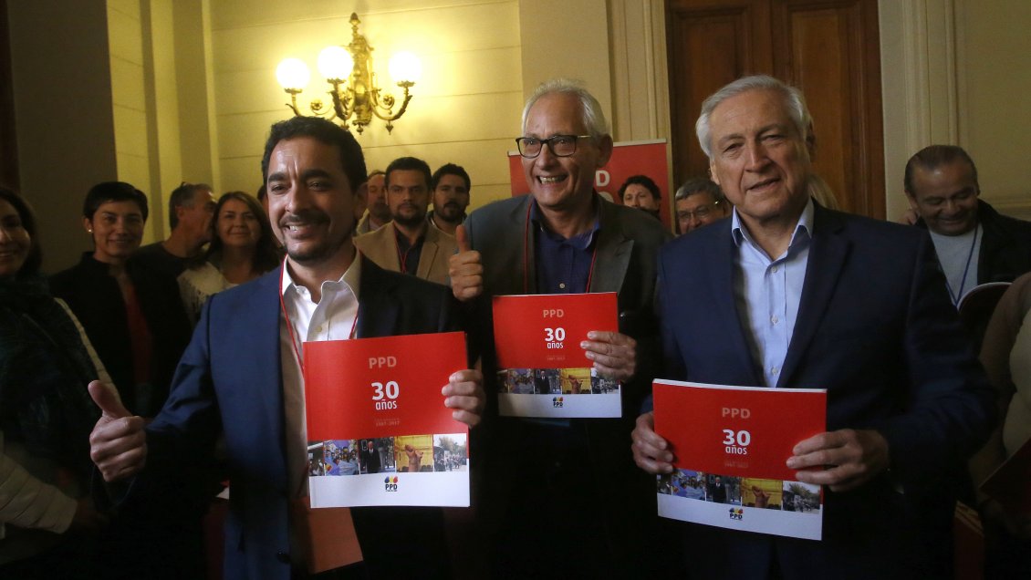 Candidatos a presidir el PPD se encontraron en consejo nacional del partido Candidatos a presidir el PPD se encontraron en consejo nacional del partido