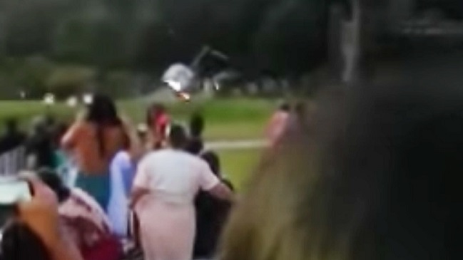 Una novia llegó en helicóptero a su boda, se estrelló y se casó igual Una novia llegó en helicóptero a su boda, se estrelló y se casó igual
