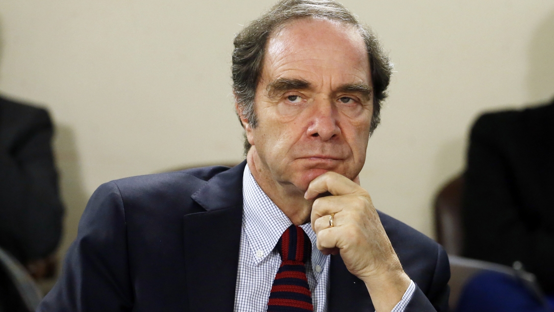 Ministro Larraín desdramatizó cita con Abbott por situación judicial de Moreira Ministro Larraín desdramatizó cita con Abbott por situación judicial de Moreira