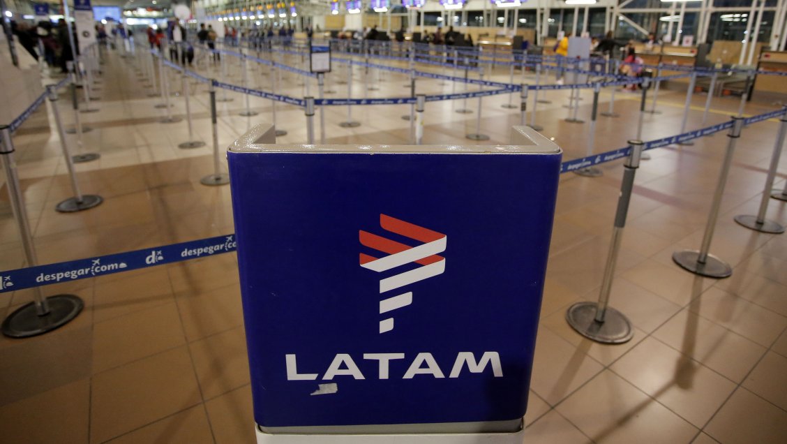 Sernac inició mediación colectiva con Latam por reclamos de usuarios derivados de la huelga Sernac inició mediación colectiva con Latam por reclamos de usuarios derivados de la huelga
