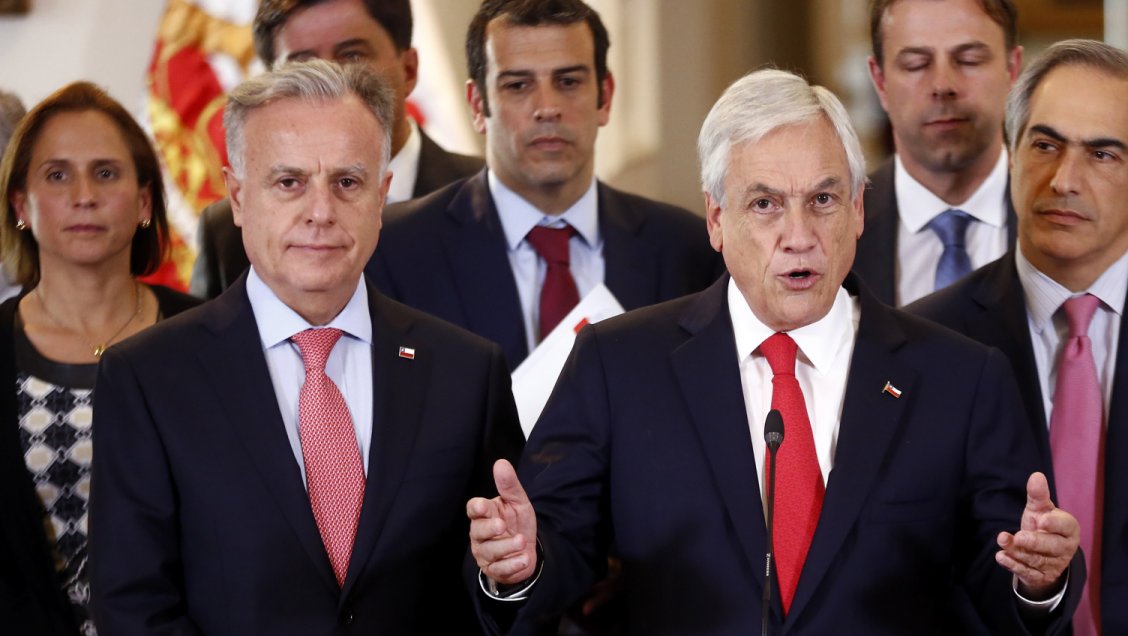 Presidente Piñera presentó la comisión de trabajo de Salud en medio de la polémica por el ministro