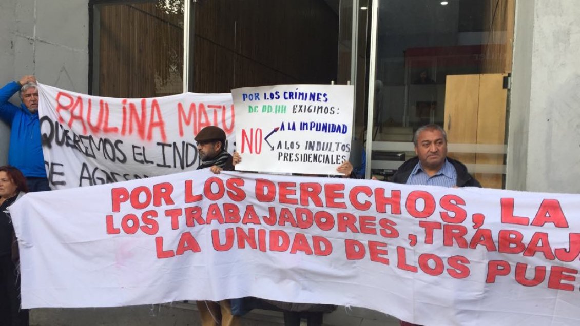 Organizaciones civiles de Valdivia se manifestaron contra la designación de Paulina Maturana como directora regional del INDH Organizaciones civiles de Valdivia se manifestaron contra la designación de Paulina Maturana como directora regional del INDH