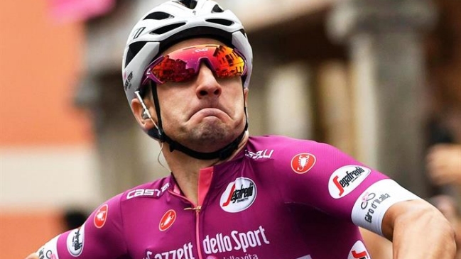 Viviani hizo un triplete y Simon Yates mantuvo la maglia rosa en el Giro de Italia Viviani hizo un triplete y Simon Yates mantuvo la maglia rosa en el Giro de Italia