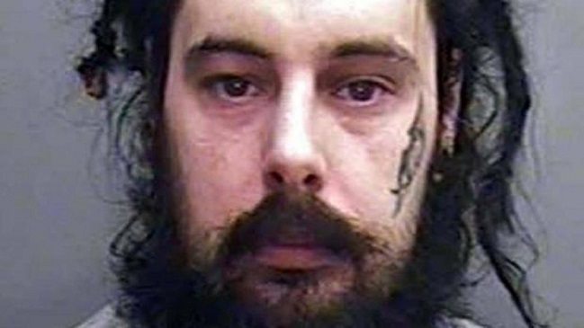 Crimen macabro: Sujeto descuartizó a su pareja y se hizo un collar con sus dientes Crimen macabro: Sujeto descuartizó a su pareja y se hizo un collar con sus dientes