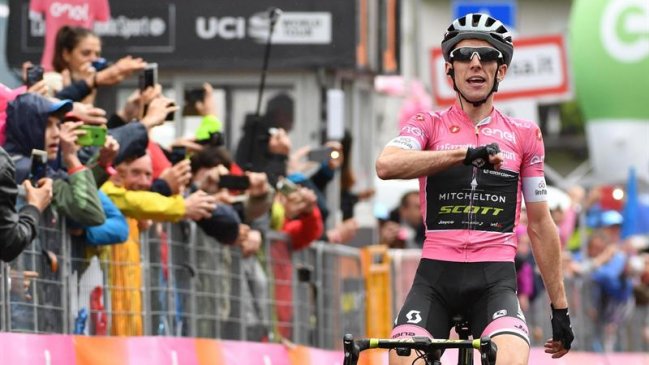 Simon Yates confirmó el liderazgo en el Giro de Italia tras ganar su tercera etapa Simon Yates confirmó el liderazgo en el Giro de Italia tras ganar su tercera etapa