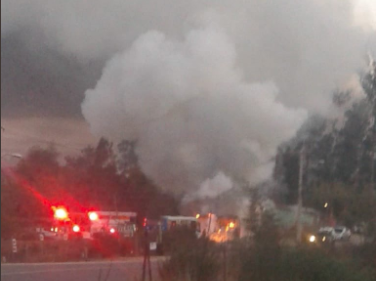 Cuatro incendios vehiculares en menos de 24 horas movilizaron a bomberos en Valparaíso