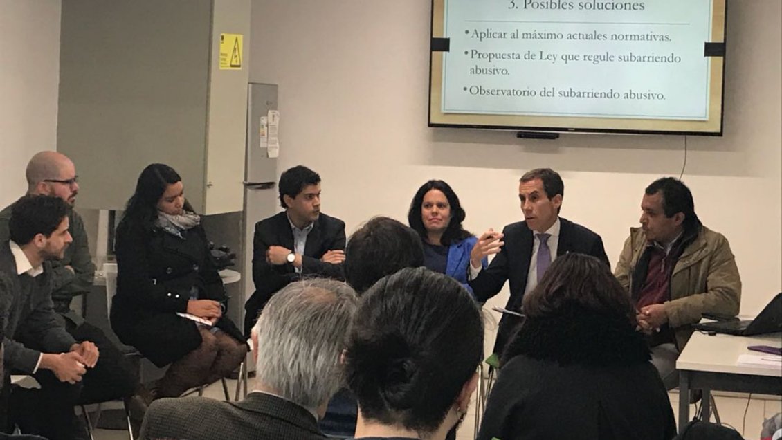 Vecinos y autoridades analizan condiciones del subarriendo del Barrio Yungay Vecinos y autoridades analizan condiciones del subarriendo del Barrio Yungay