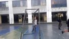 Estudiantes del Instituto Nacional enfrentaron a Carabineros con un arco de fútbol