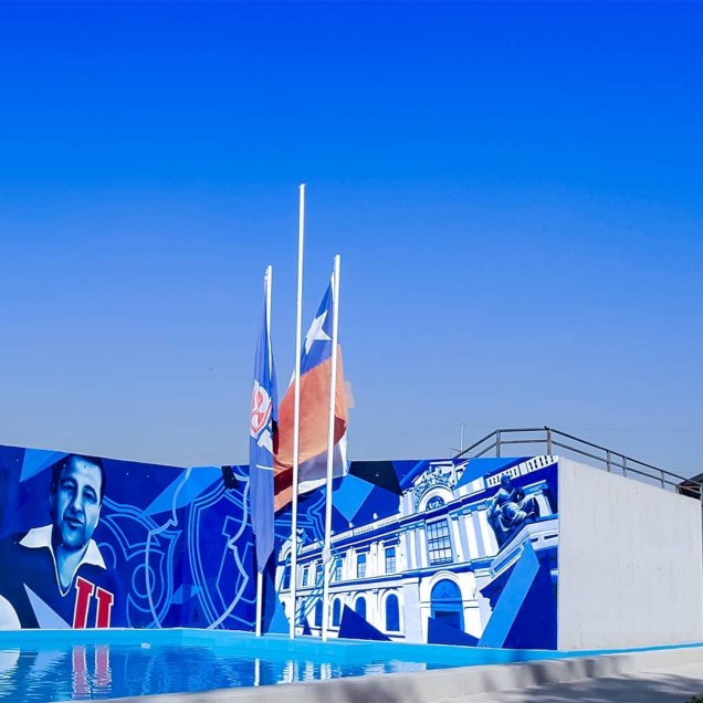 Universidad de Chile cumplió 91 años de historia este jueves 26 de mayo, motivo por el que el club azul presentó un mural en el Centro Deportivo Azul que además homenajea Universidad de Chile cumplió 91 años de historia este jueves 26 de mayo, motivo por el que el club azul presentó un mural en el Centro Deportivo Azul que además homenajea