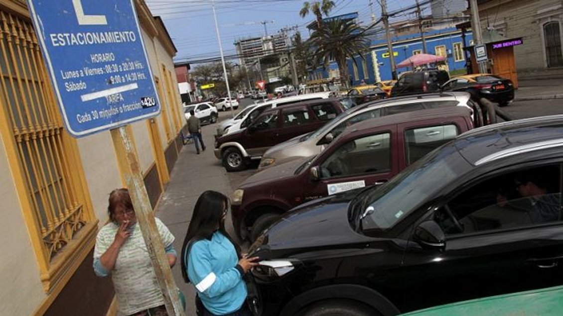 Concejo Municipal de Iquique rechazó cortar concesión de estacionamientos Concejo Municipal de Iquique rechazó cortar concesión de estacionamientos