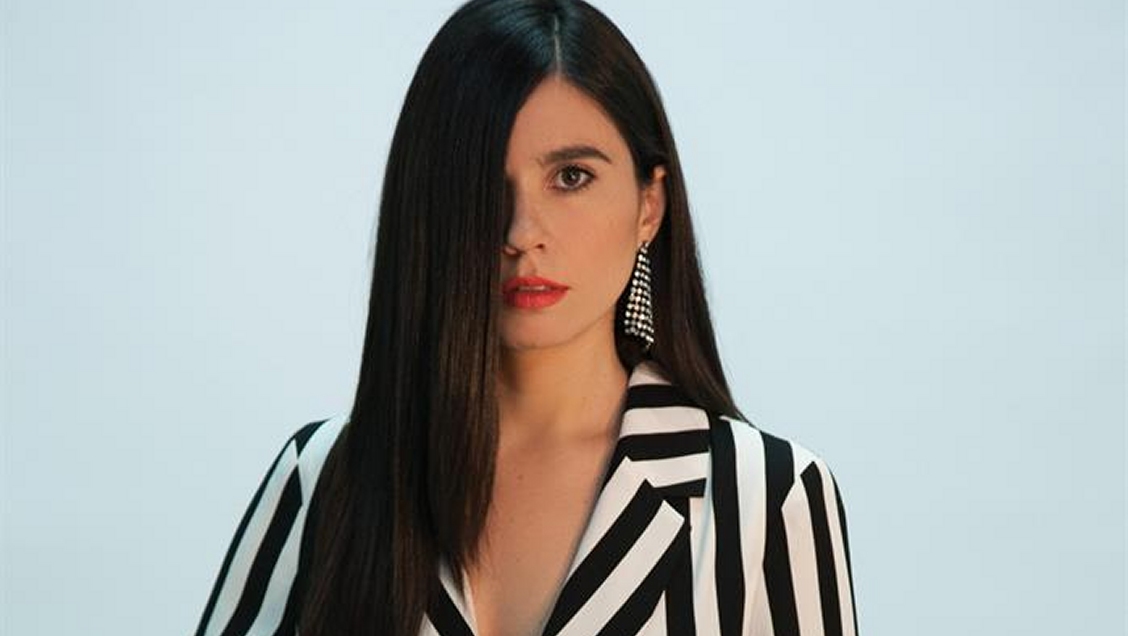Javiera Mena: Están saliendo a flote miles de años de rabia de la mujer Javiera Mena: Están saliendo a flote miles de años de rabia de la mujer