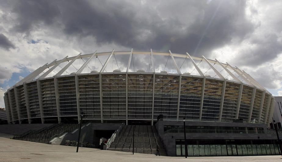 El Estadio Olímpico de Kiev estará de fiesta este sábado cuando se celebre la final de la Champions League entre Real Madrid y Liverpool. El recinto, con un aforo de 70.050 espectadores, es el segundo más grande de Europa del Este tras el Estadio Luzhniki de Moscú. El Estadio Olímpico de Kiev estará de fiesta este sábado cuando se celebre la final de la Champions League entre Real Madrid y Liverpool. El recinto, con un aforo de 70.050 espectadores, es el segundo más grande de Europa del Este tras el Estadio Luzhniki de Moscú.