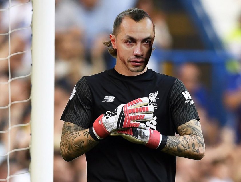 Loris Karius, portero de Liverpool, fue víctima de las burlas de los fanáticos luego de protagonizar dos groseros errores que definieron el título de la Liga de Campeones a favor de Real Madrid. Loris Karius, portero de Liverpool, fue víctima de las burlas de los fanáticos luego de protagonizar dos groseros errores que definieron el título de la Liga de Campeones a favor de Real Madrid.