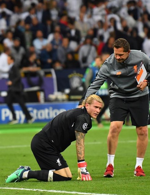 El portero alemán Loris Karius jugó su partido más amargo en Liverpool al cometer dos errores en la caída 3-1 ante Real Madrid por la final de la Liga de Campeones. El portero alemán Loris Karius jugó su partido más amargo en Liverpool al cometer dos errores en la caída 3-1 ante Real Madrid por la final de la Liga de Campeones.