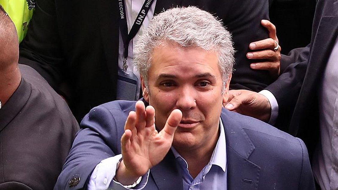 El uribista Iván Duque ganó la primera vuelta presidencial colombiana El uribista Iván Duque ganó la primera vuelta presidencial colombiana