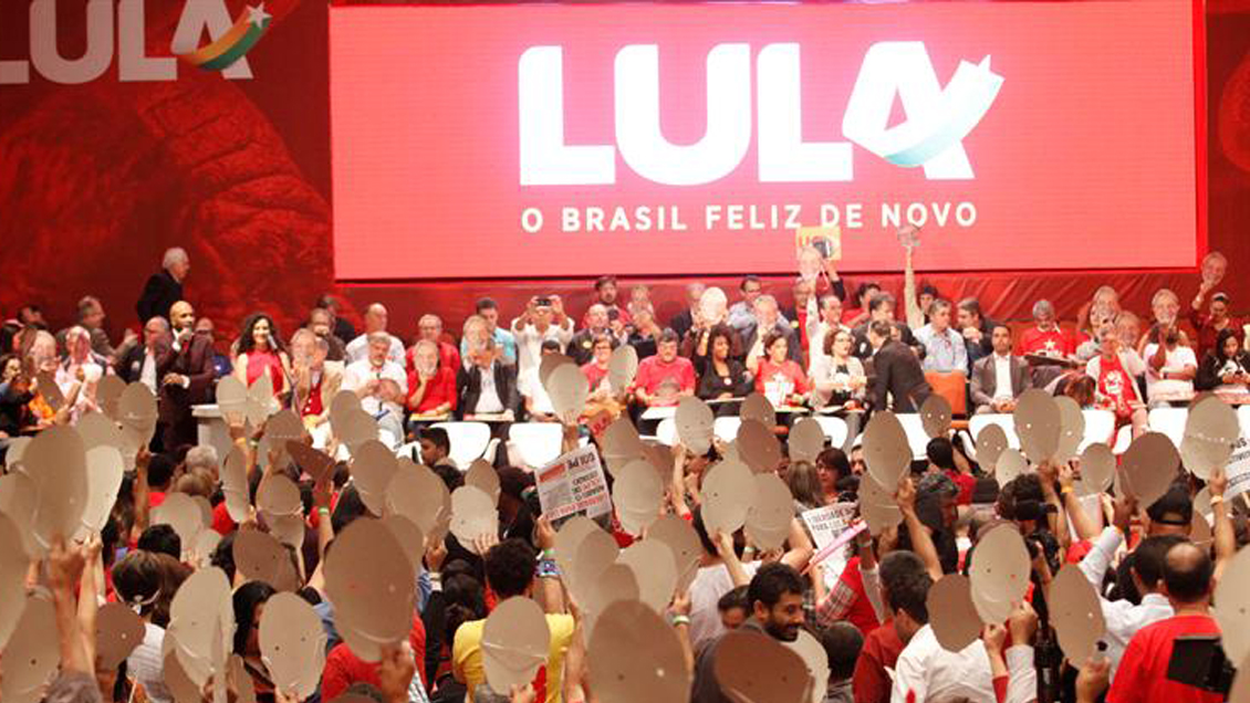 Lula da Silva lanzó su candidatura presidencial desde la cárcel