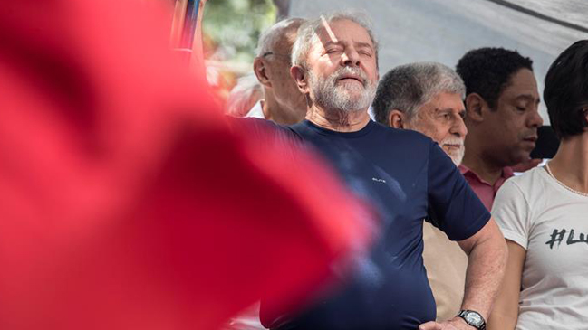 Brasil: Partido de Lula da Silva lo proclamó como candidato pese a seguir en prisión