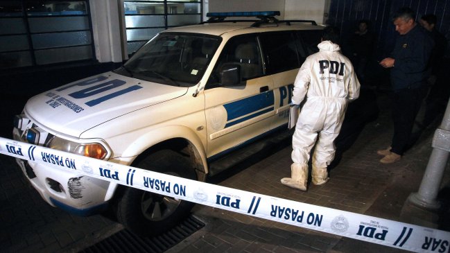 Con buzos y robot submarino investigan hallazgo de torso en muelle Prat