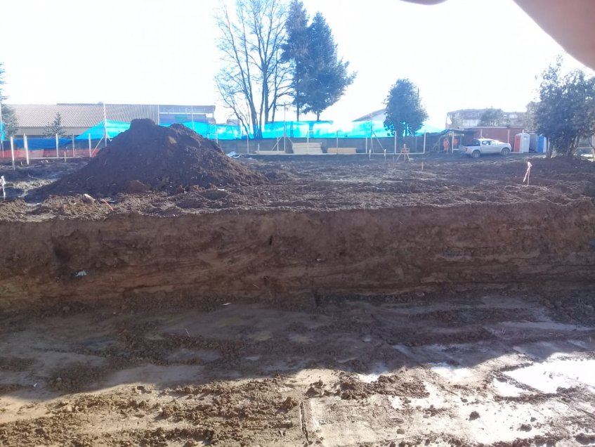 La empresa a cargo de la construcción del nuevo Centro de Salud Familiar (Cesfam) Externo de la ciudad de Valdivia, Región de Los Ríos, culminó la demolición del antiguo recinto ubicado en Avenida Francia y que funcionaron desde 1990. Se espera que las obras del nuevo Cesfam finalicen durante septiembre del año 2019. La empresa a cargo de la construcción del nuevo Centro de Salud Familiar (Cesfam) Externo de la ciudad de Valdivia, Región de Los Ríos, culminó la demolición del antiguo recinto ubicado en Avenida Francia y que funcionaron desde 1990. Se espera que las obras del nuevo Cesfam finalicen durante septiembre del año 2019.