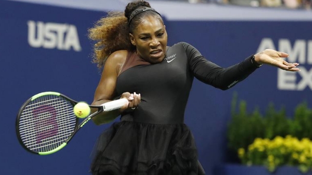 Serena Williams apabulló a su hermana Venus y se metió en octavos del US Open Serena Williams apabulló a su hermana Venus y se metió en octavos del US Open