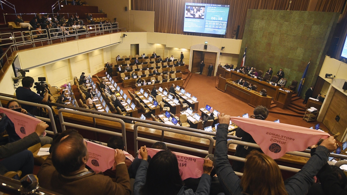 Norma reglamentaria abre la puerta a incorporar adolescentes a ley de identidad de género Norma reglamentaria abre la puerta a incorporar adolescentes a ley de identidad de género