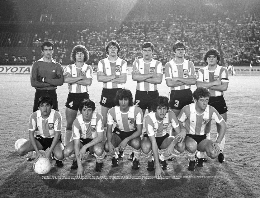 El fotógrafo japonés Masahide Tomikoshi sorprendió al mundo al compartir inéditas imágenes de un joven Diego Armando Maradona. Las fotos, de su propia autoría, las sacó durante el Mundial Juvenil que conquistó la albiceleste en tierras niponas. También compartió registros del Mundial de México 1986. El fotógrafo japonés Masahide Tomikoshi sorprendió al mundo al compartir inéditas imágenes de un joven Diego Armando Maradona. Las fotos, de su propia autoría, las sacó durante el Mundial Juvenil que conquistó la albiceleste en tierras niponas. También compartió registros del Mundial de México 1986.