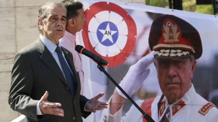 Adherentes a la dictadura conmemoraron el 5 de octubre con elogios a Pinochet