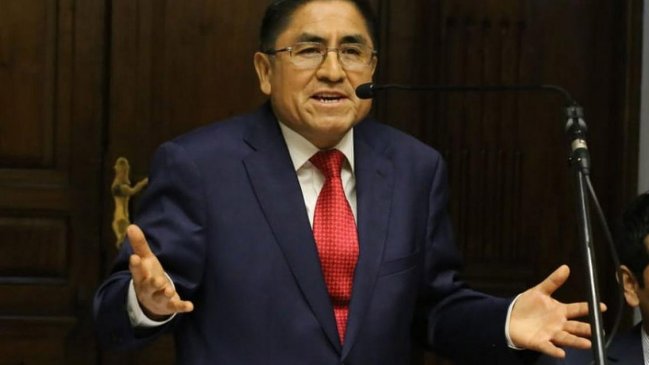 Escándalo por fuga de ex magistrado peruano a España cuesta cargo a ministro del Interior