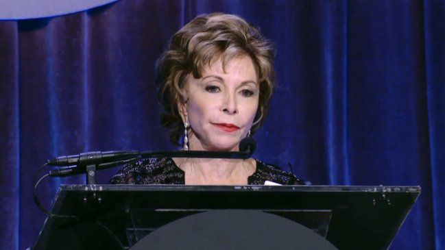  Isabel Allende recibió importante distinción en Estados Unidos  