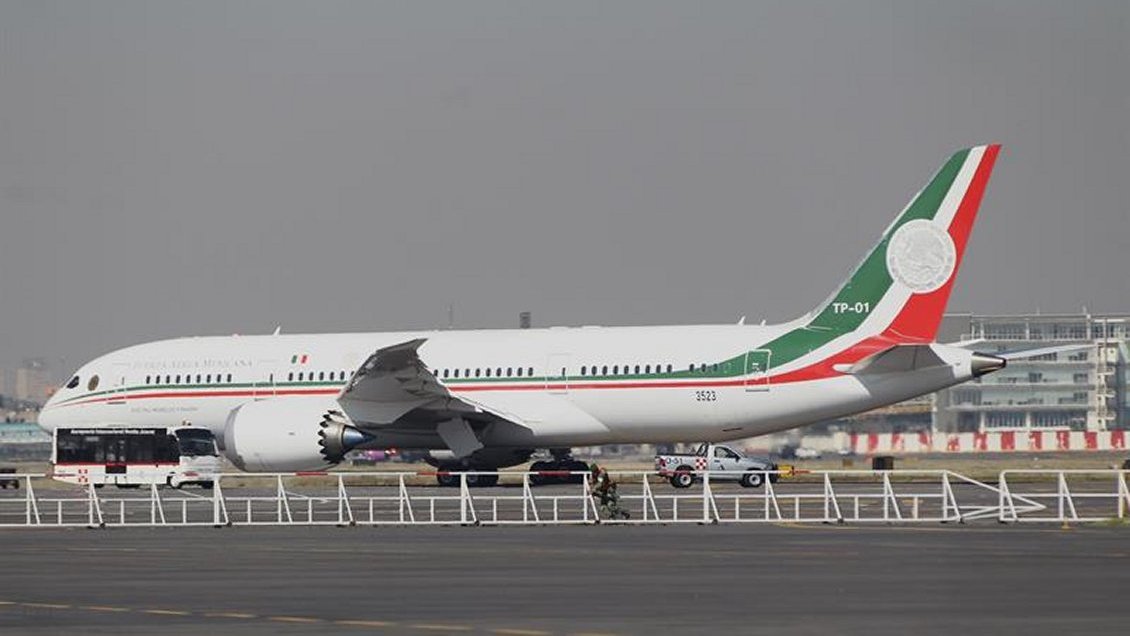 López Obrador ordenó vender avión presidencial de México
