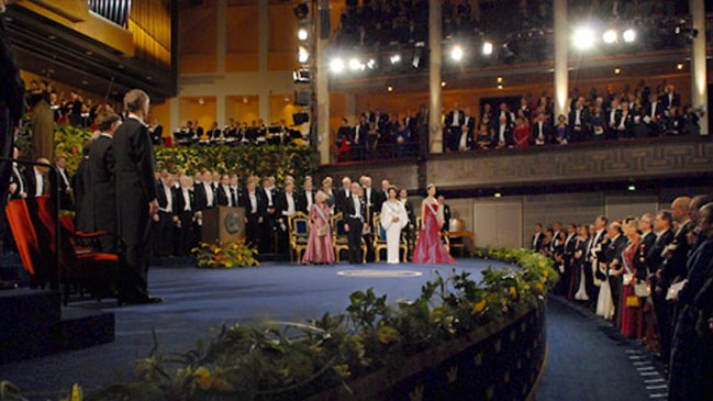 Sin el premio de Literatura, el rey de Suecia preside este lunes la entrega de los Nobel